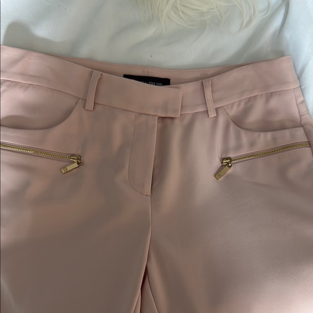 Ivanka Trump Blush Skinny Pants with Gold Zippers size 6